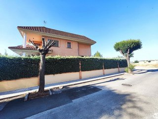 Chalet en venta en PAU 2-600 en Puertollano