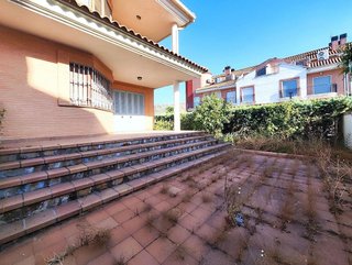 Chalet en venta en PAU 2-600 en Puertollano