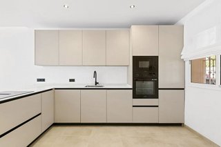 Piso en venta en Los Naranjos - Las Brisas en Marbella