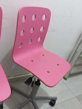 2 Sillas Escritorio 18 euros cada una , las dos 30