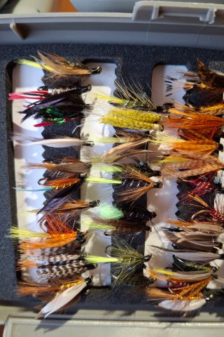 Caja 120 moscas pesca