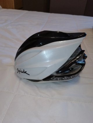 Casco de ciclismo Spink blanco y negro