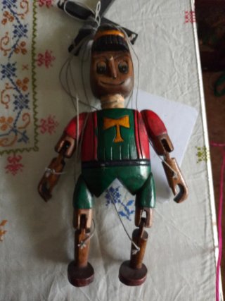 Marioneta antigua de madera estilo Pinocho oferta