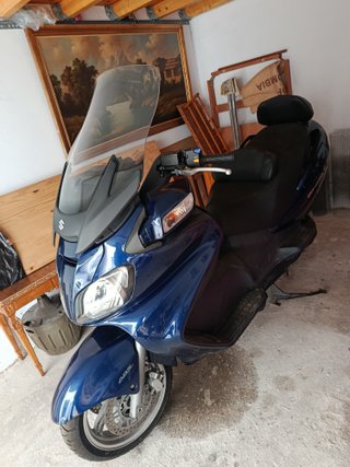 Suzuki Burgman 650 Azul