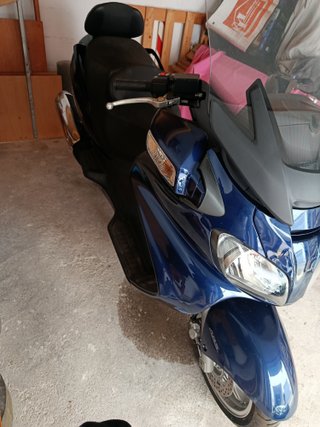 Suzuki Burgman 650 Azul