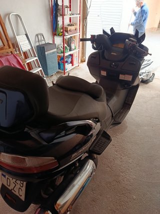 Suzuki Burgman 650 Azul