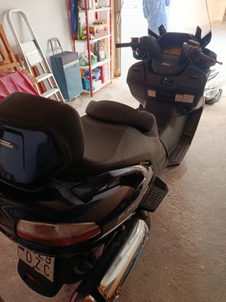 Suzuki Burgman 650 Azul