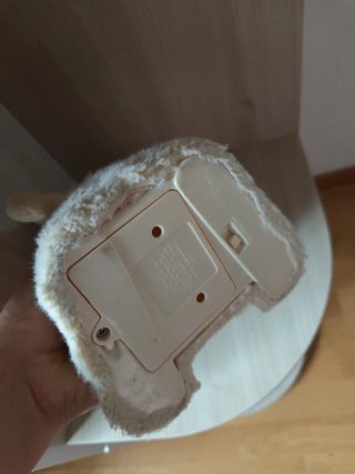 Peluche perro (usa pilas)