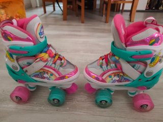 Patines de niña unicornio arcoíris