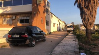 Casa con parcela, nave, almacén, piscina, etc