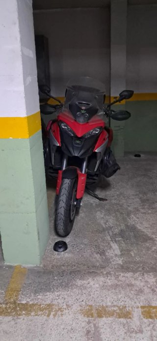 Alquiler parquin moto
