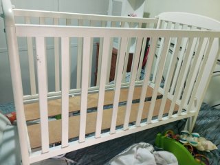 Cuna infantil blanca