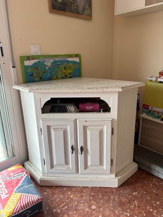 Mueble esquinero de madera blanco