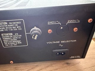Amplificador Marantz PM 25 Negro