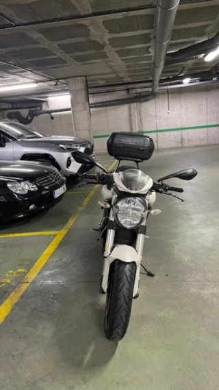 Ducati Monster 696