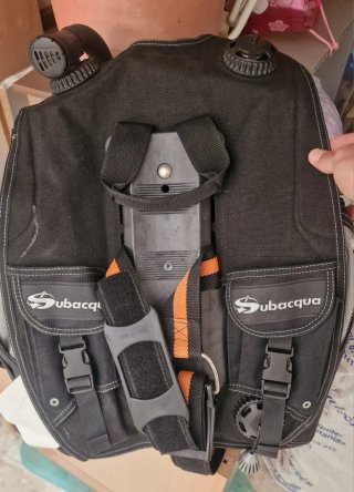 Equipo de buceo regulador y manómetro