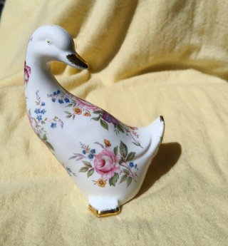 Figura de porcelana Fenton floral