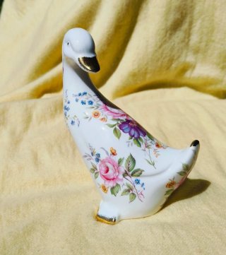 Figura de porcelana Fenton floral