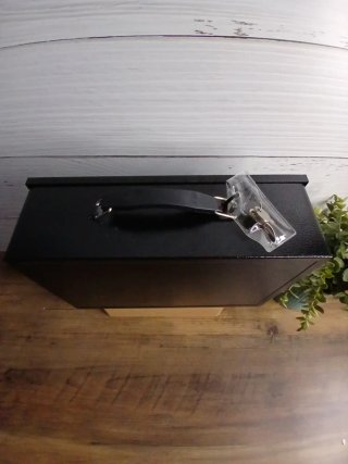 Caja de seguridad metálica con combinación
