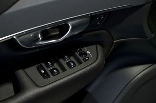 Volvo XC90   2.0 B5 D AWD Momentum Pro Auto