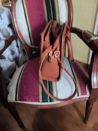 Bolso marrón acolchado