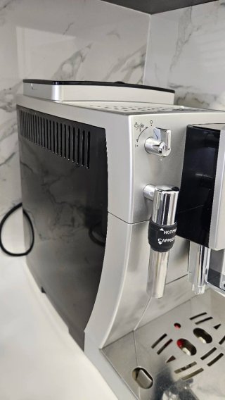 Cafetera DeLonghi ECAM 23.42X Superautomática