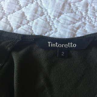 Top Tintoretto verde con pedrería