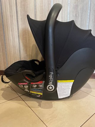 Silla de coche Kiddy negra en muy bien estado
