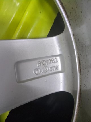 Rueda con llanta original audi medida 225 55 r17 c
