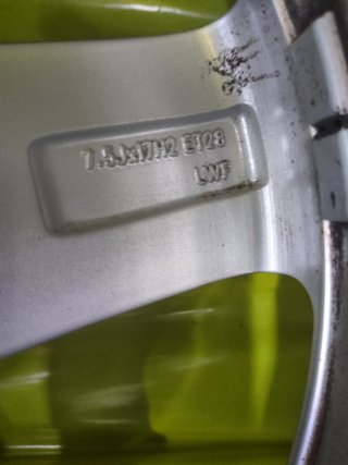 Rueda con llanta original audi medida 225 55 r17 c