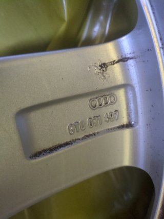 Rueda con llanta original audi medida 225 55 r17 c