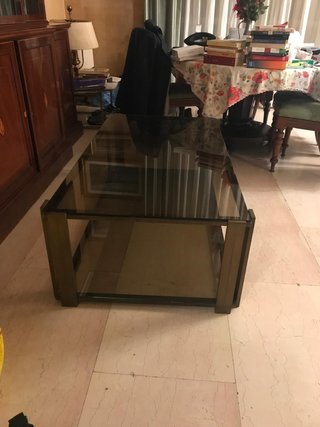 Tavolino in cristallo nero e metallo