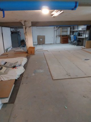 Local comercial actualmente tienda de pinturas