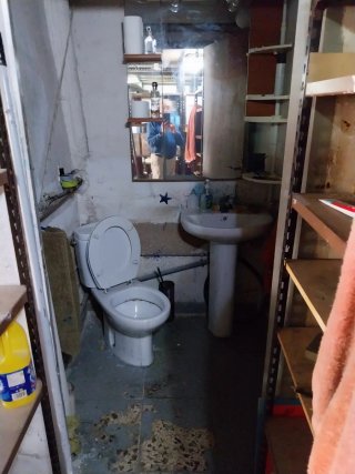 Local comercial actualmente tienda de pinturas