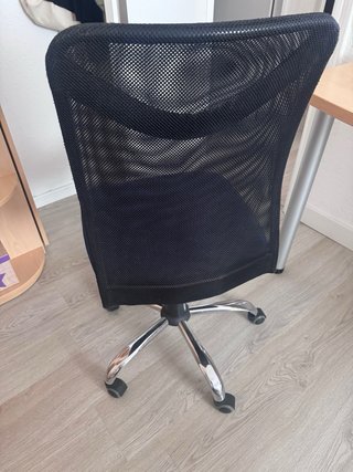 Silla de oficina ergonómica azul y negra