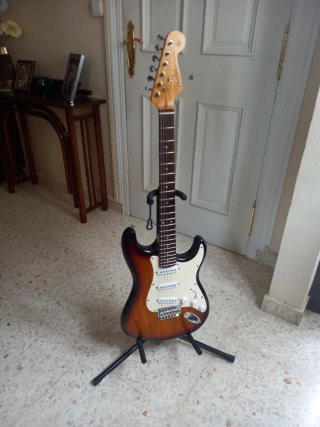 Cambio Stratocaster per pedaliera di effetti