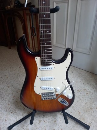 Cambio Stratocaster per pedaliera di effetti