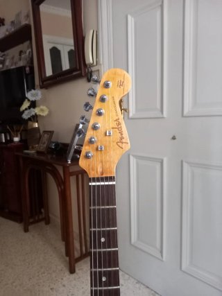 Cambio Stratocaster per pedaliera di effetti