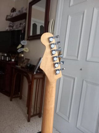 Cambio Stratocaster per pedaliera di effetti