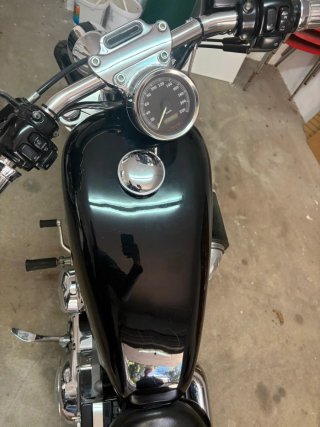 Harley Davidson 883 Negra