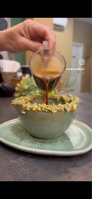 Se solicita ayudante de cocina para cafetería