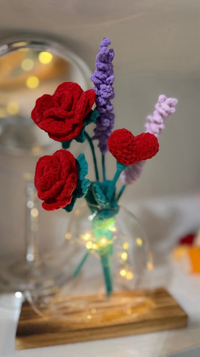 Ramo Flores Chenilla Corazón y Rosa