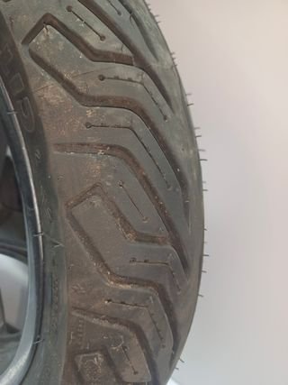 Llanta delantera con neumático Kymco Super Dink