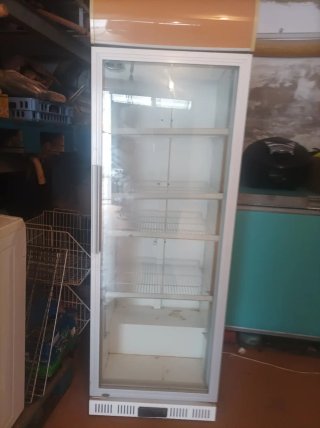 Vitrina refrigerada 1 puerta, averiada