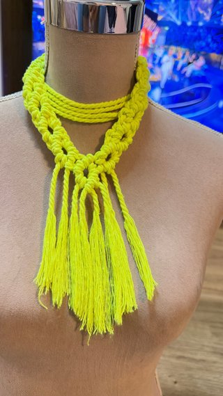 Collar de cuerda fosforito