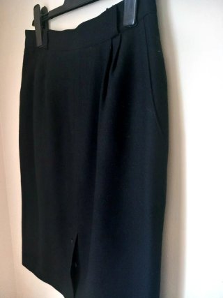 Falda negra de vestir