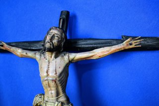 Crucifijo madera siglo XIX
