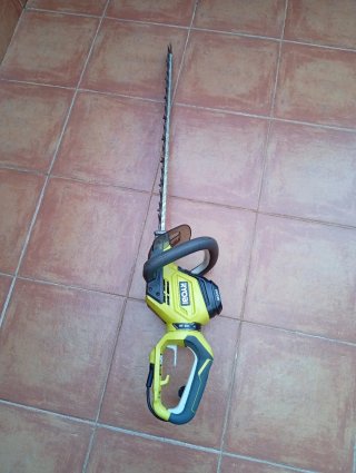 Cortasetos Ryobi poco usado