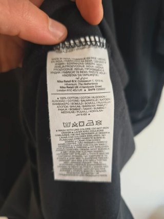 T-shirt Nike con stampa logo - Nero