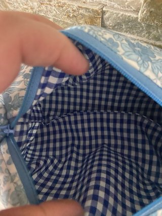 Neceser acolchado floral azul y blanco